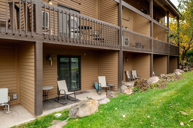 Building Photo - 3615 N Wolf Creek Dr