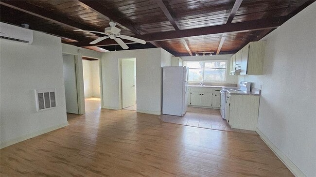 Building Photo - 45 W Langsner St