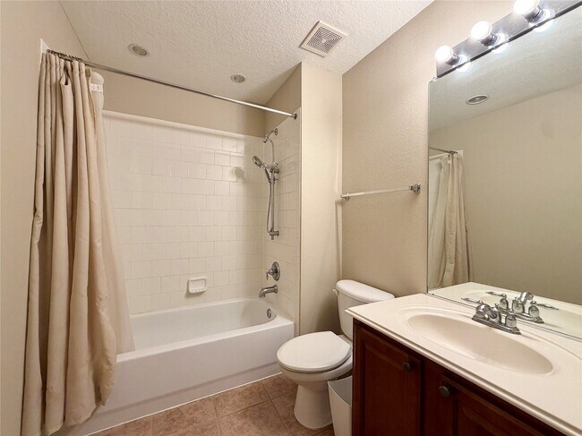 Building Photo - 5511 Baldwin Elm St