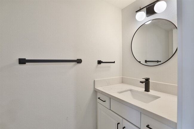 Building Photo - 9511 Fondren Rd