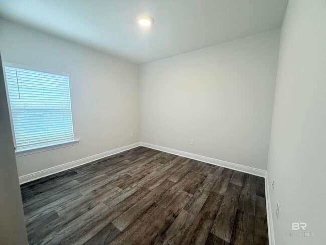 Building Photo - 32487 Revere Dr