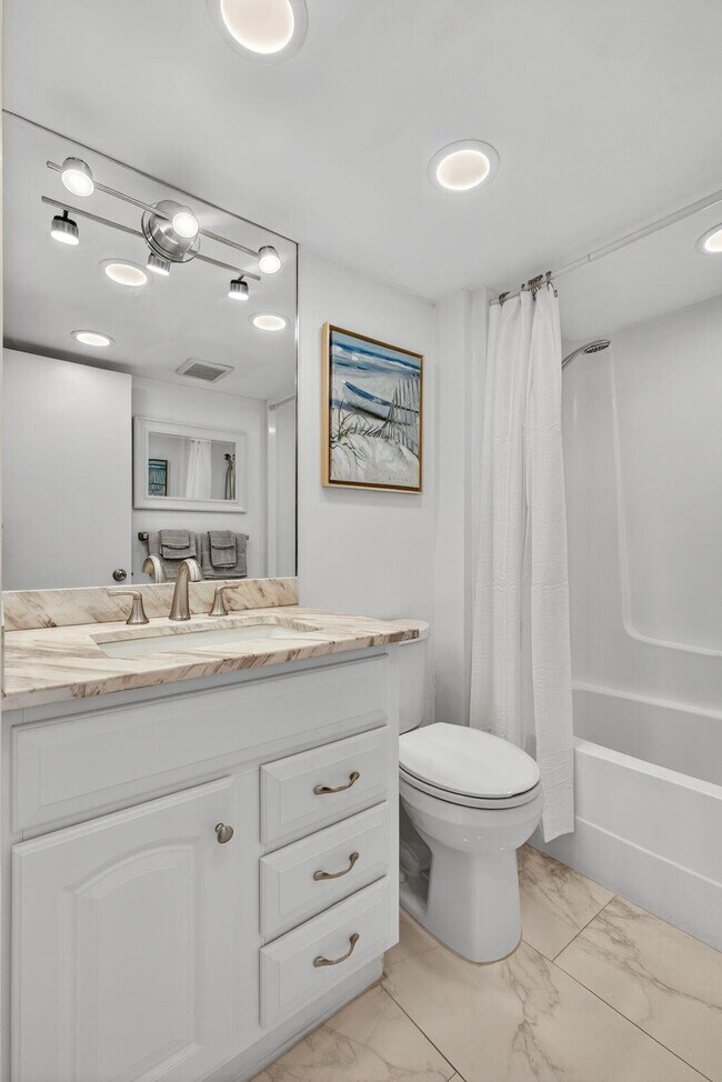 Building Photo - 1131 SE 4th St