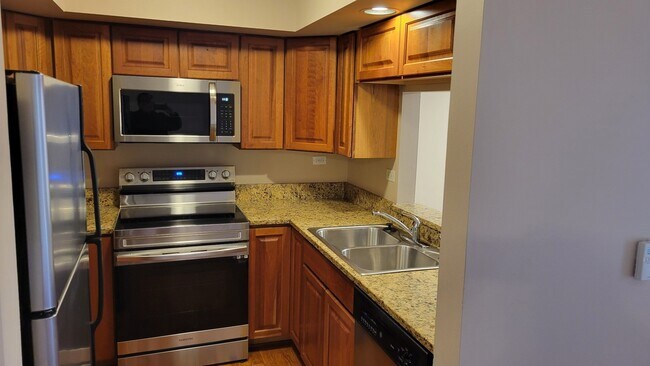 Building Photo - 15 Foxcroft Rd