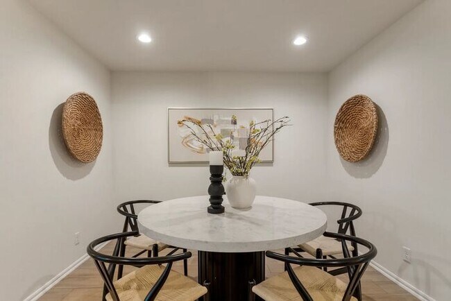 Building Photo - 4 Bedroom Home In Owasso