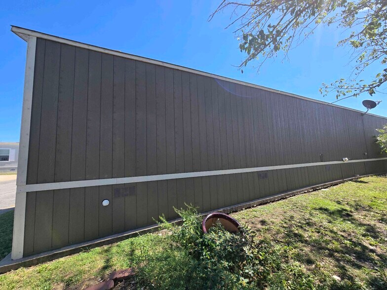 Building Photo - 709 N Collins Fwy