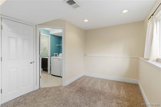 Building Photo - 693 Delwood Ct