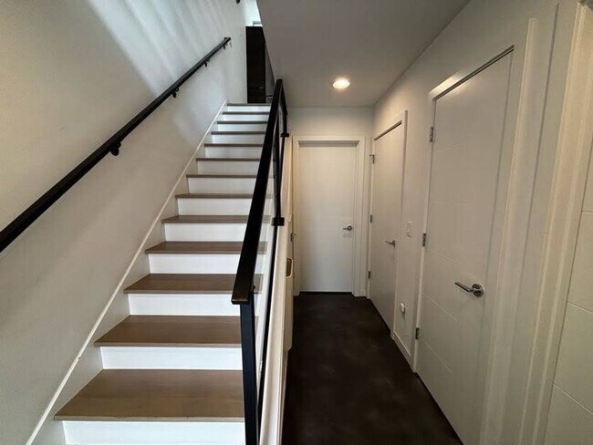 Building Photo - Modern Tri-Story in the heart of Capitol Hill