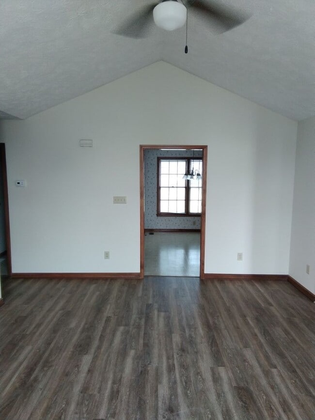Building Photo - Duplex in Hope Mills!