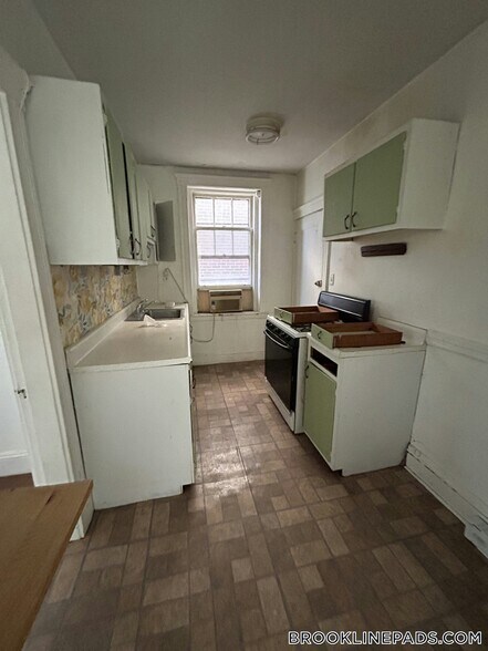 Building Photo - 9 James St