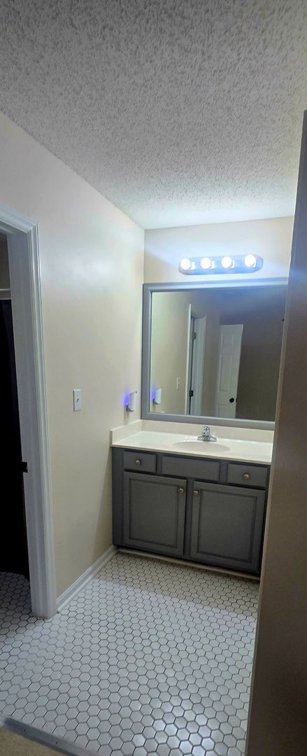 Building Photo - Keswick Place Townhome