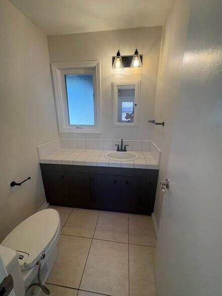 Building Photo - 7108 Santa Ana Cir