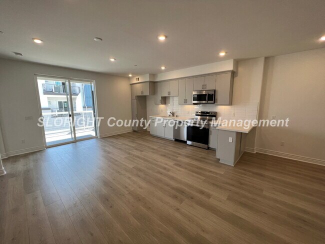 Building Photo - AVAILABLE JULY - New San Luis Obispo Condo - 3 Bedrooms / 2 Bathrooms