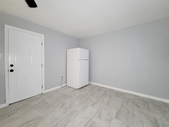 Building Photo - 5103 Karu Dr