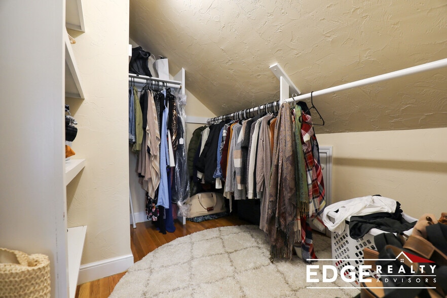 Building Photo - 9 Glenley Ter