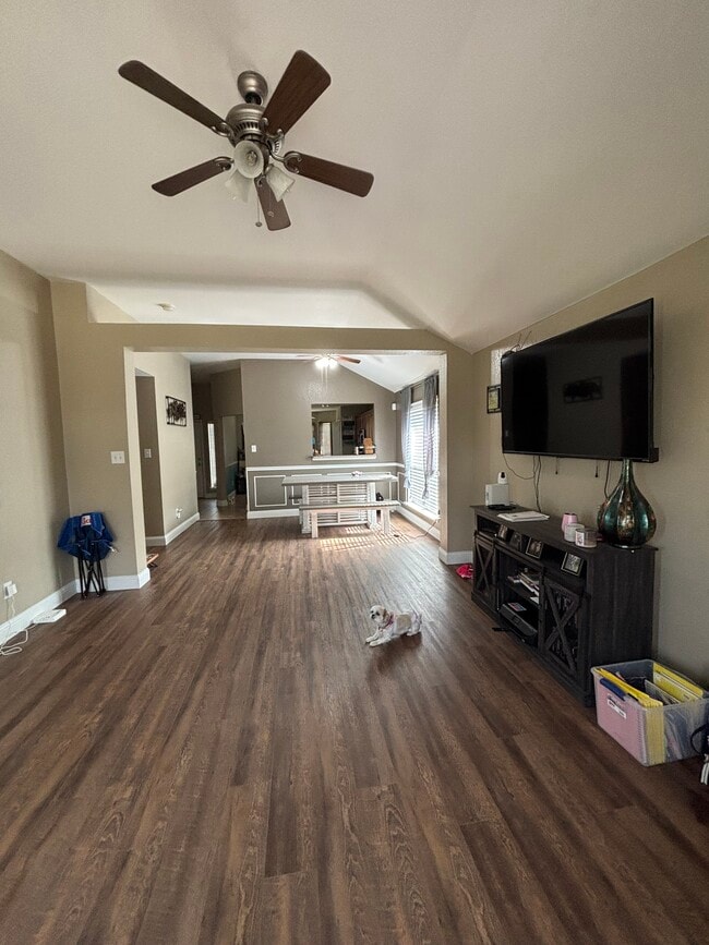 Building Photo - 108 Windsor