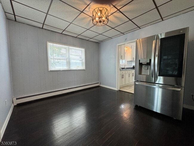 Building Photo - 636 Linden Ave