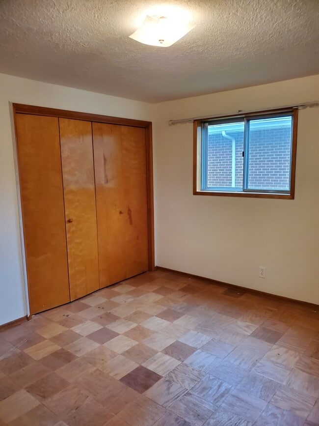 Building Photo - 3bd/1.5ba Completely Remodeled House with ...