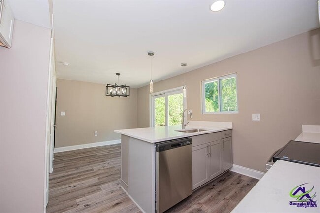 Building Photo - 401 Feagin Mill Rd