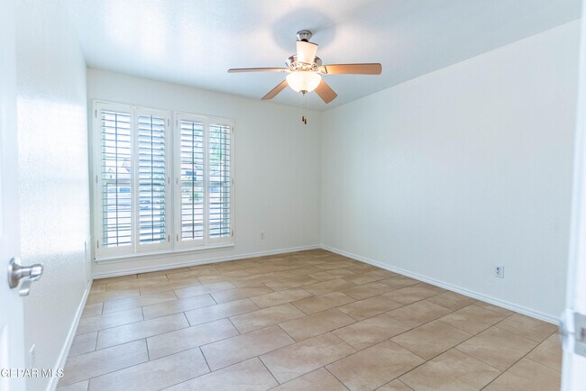 Building Photo - 7033 San Marino Dr