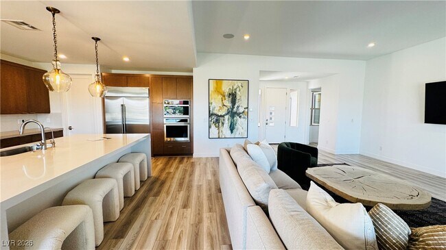 Building Photo - 9836 Starlight Ridge Ave