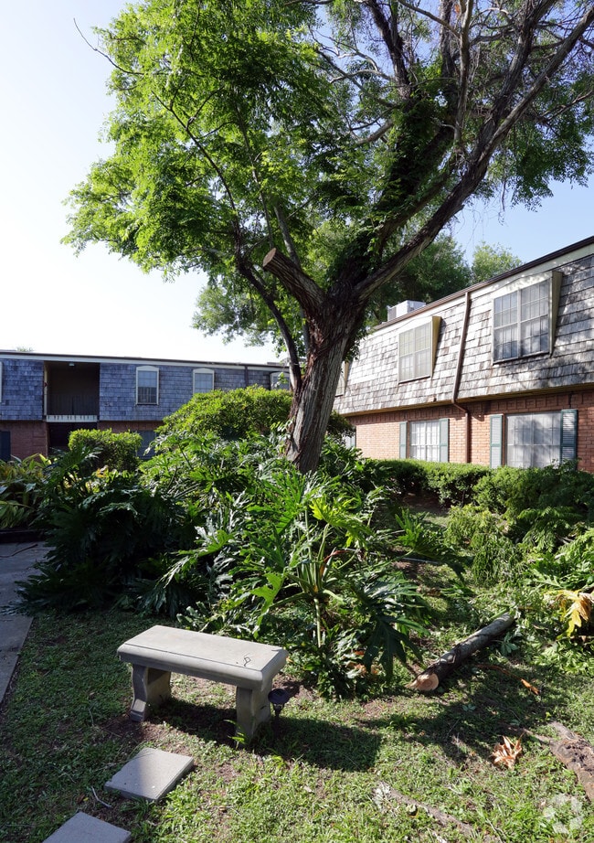 Chateau Santa Fe - Corpus Christi, TX | Apartment Finder