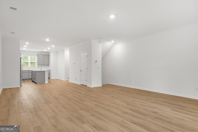 Building Photo - 1309 Lakota Pl