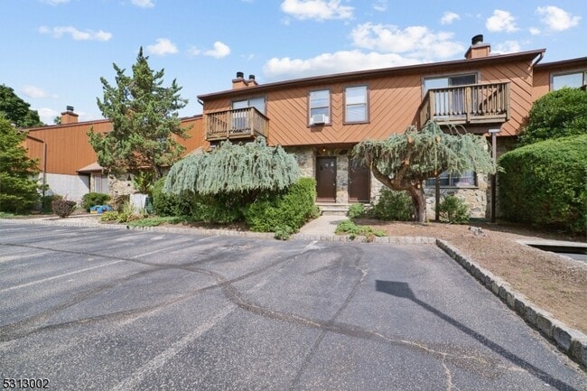 Building Photo - 8 Brookside Heights