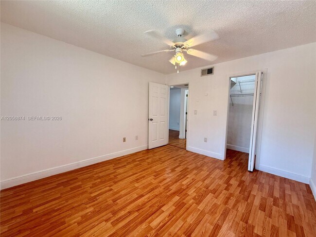 Building Photo - 15570 SW 105th Ln