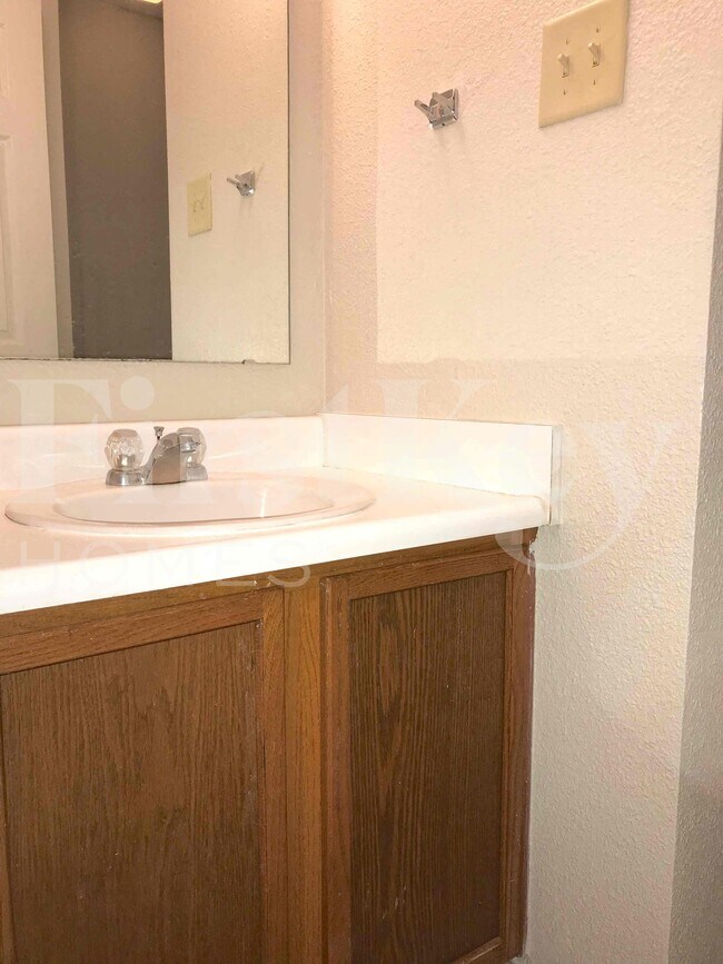 Building Photo - 1947 Prairie Sky Ln