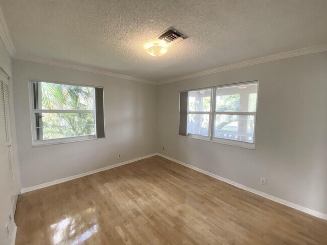 Building Photo - 2480 Juniper Dr