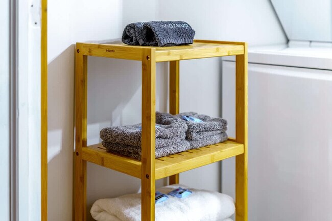 Building Photo - 1180 N High St