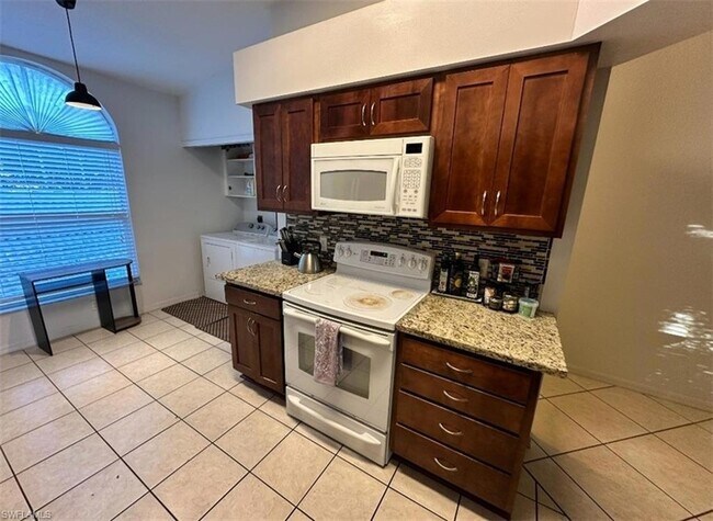 Building Photo - 4910 Cougar Ct N