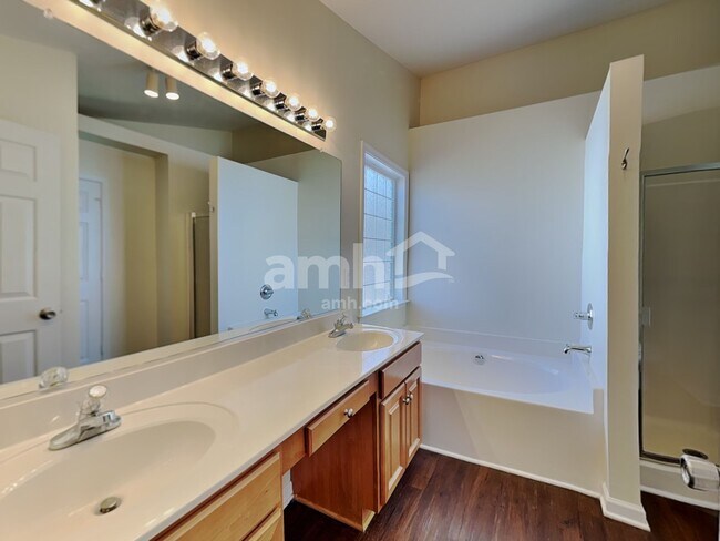 Building Photo - 4131 Crestview Place Dr