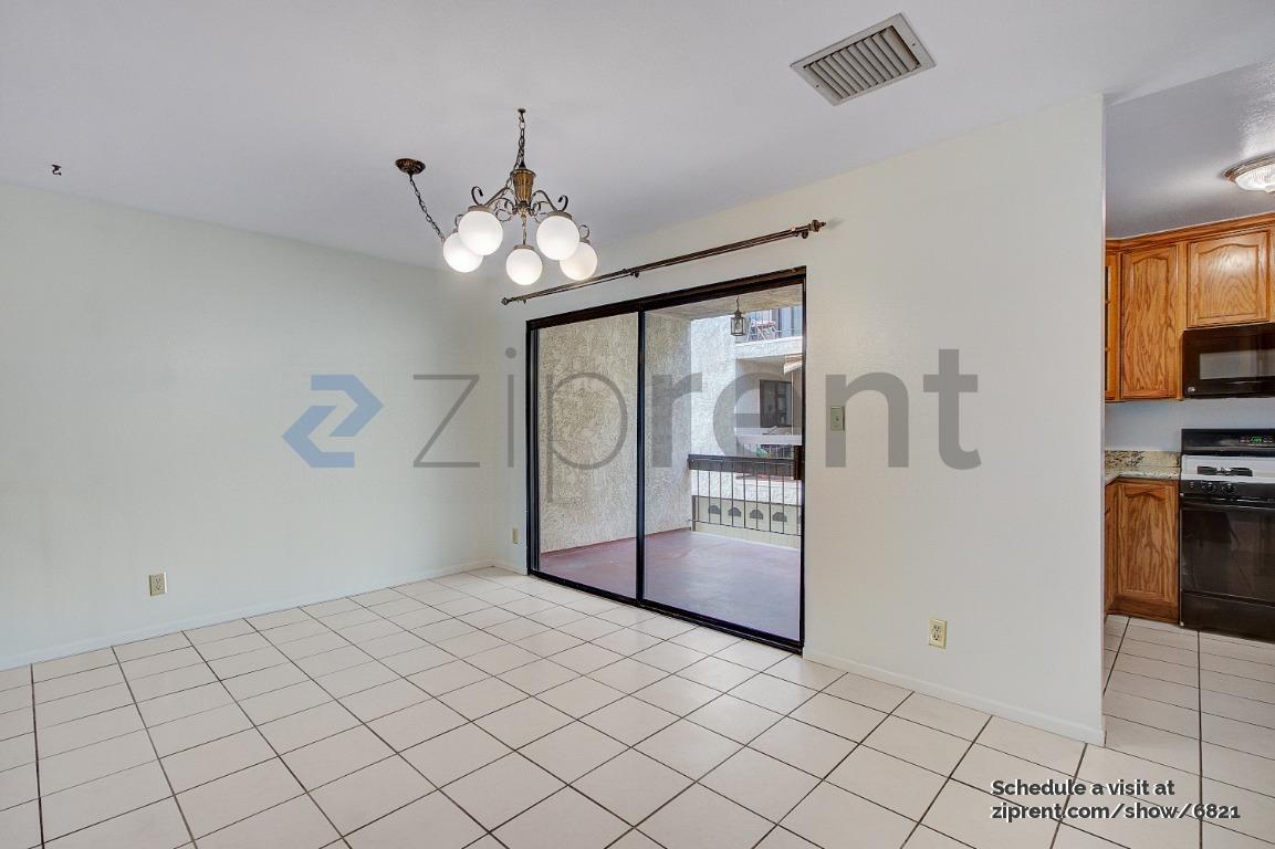 Building Photo - Unit 10