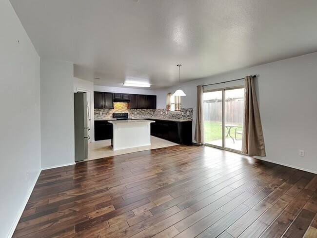 Building Photo - 14721 Forest Hollow Dr