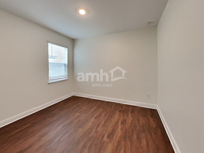 Building Photo - 27518 St Andrews Ave