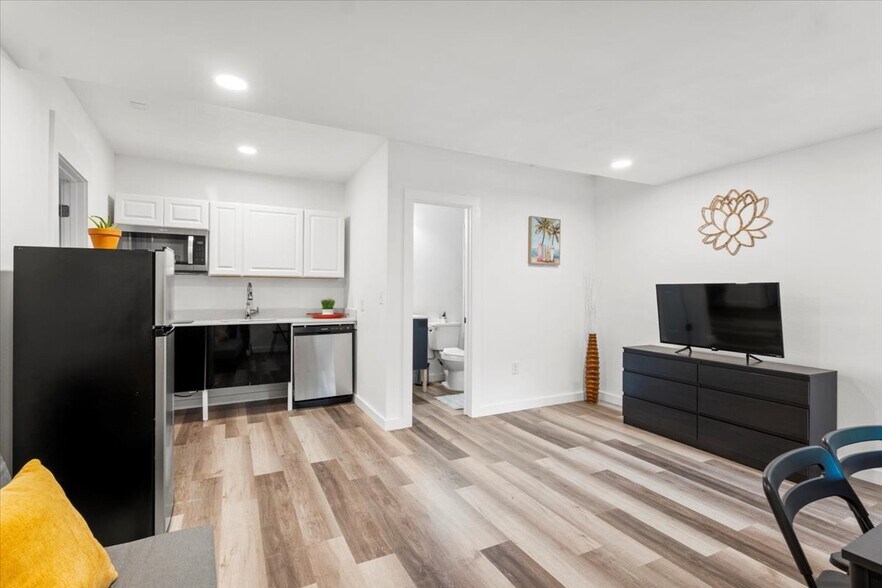 Building Photo - 719 Smith Ave