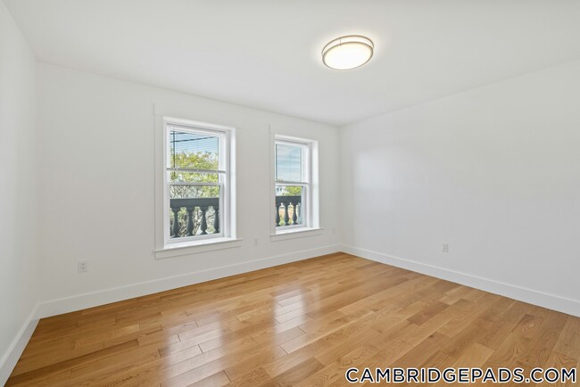 Building Photo - 406 Columbia St