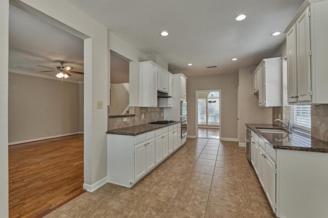 Building Photo - 15 W Stony End Pl