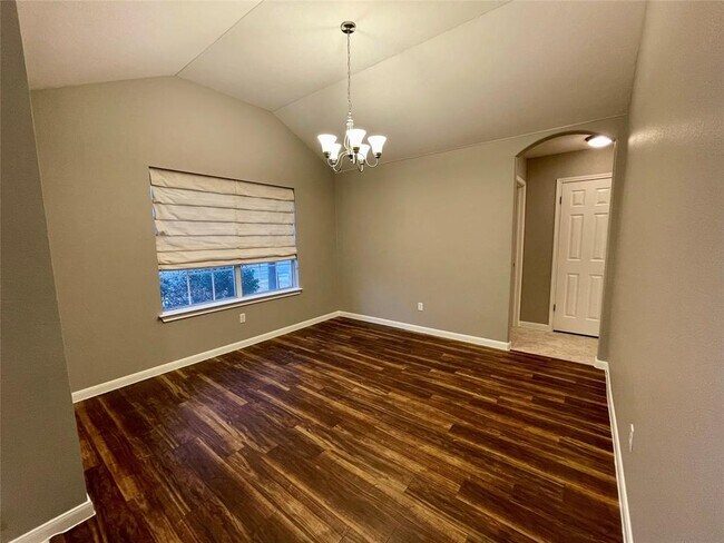 Building Photo - 800 Orchard St