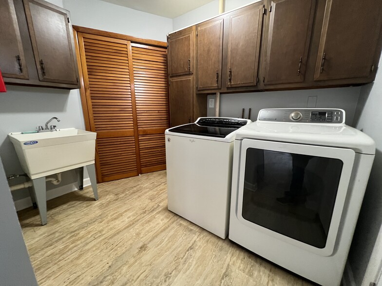 Laundry room - 18909 Lorenz Ave