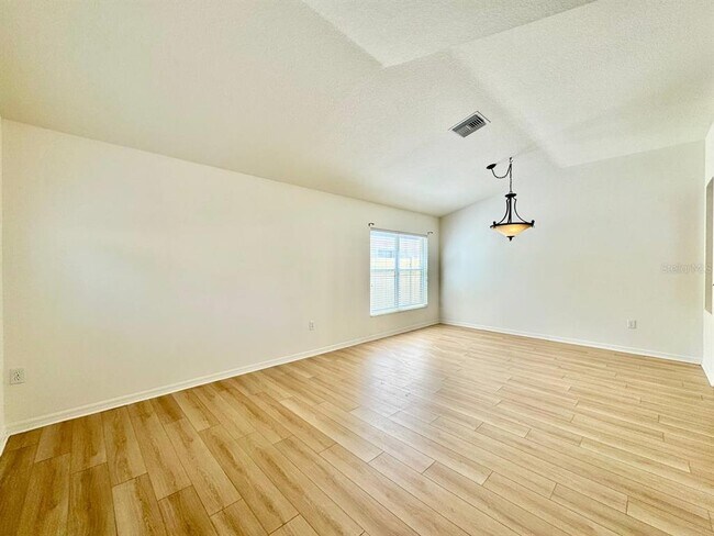 Building Photo - 22537 Roderick Dr