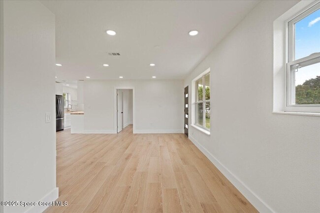 Building Photo - 301 W Rutgers St