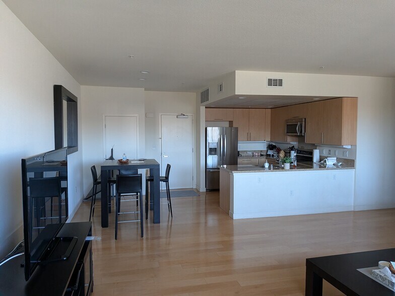 Building Photo - 88 Bush St