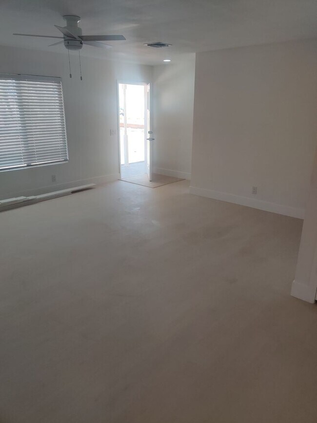 Building Photo - Updated Overton Home on 2 Acres!