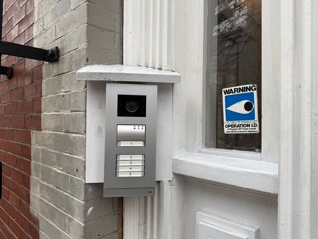 Building Photo - 172 Auburn St