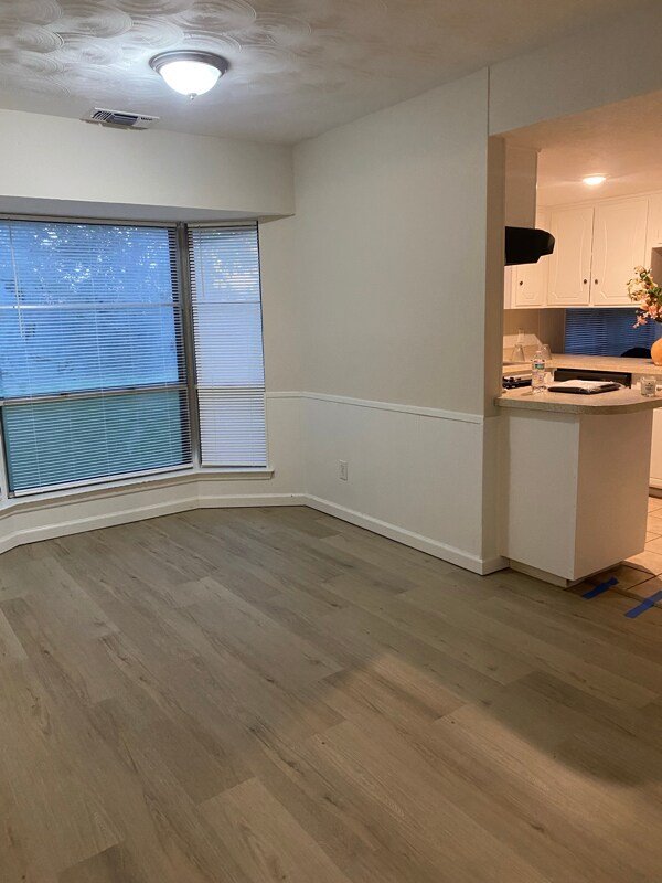 Building Photo - 514 Hughes Dr