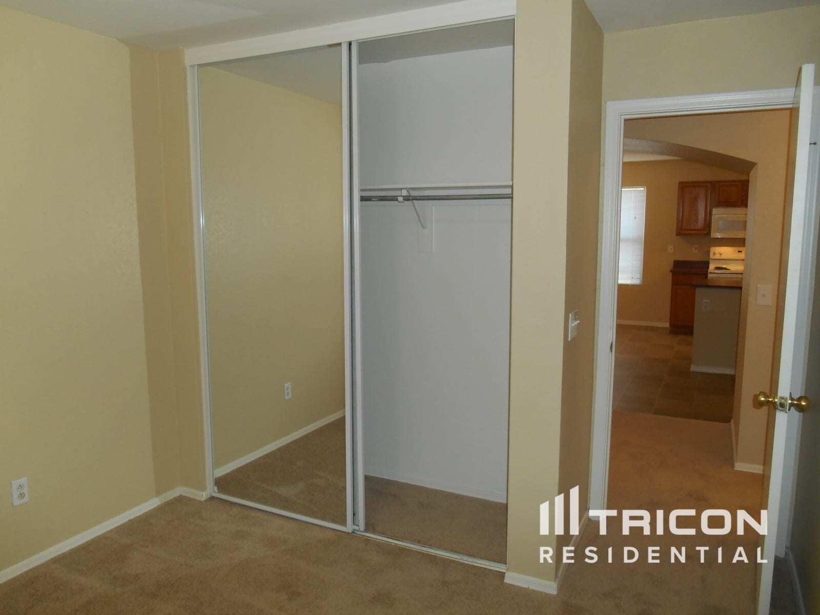 Building Photo - 106 S Valle Verde