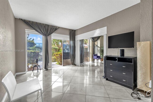 Building Photo - 11111 Biscayne Blvd