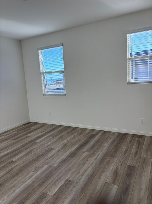 Building Photo - Welcome to this beautiful brand new home in Summerlin!